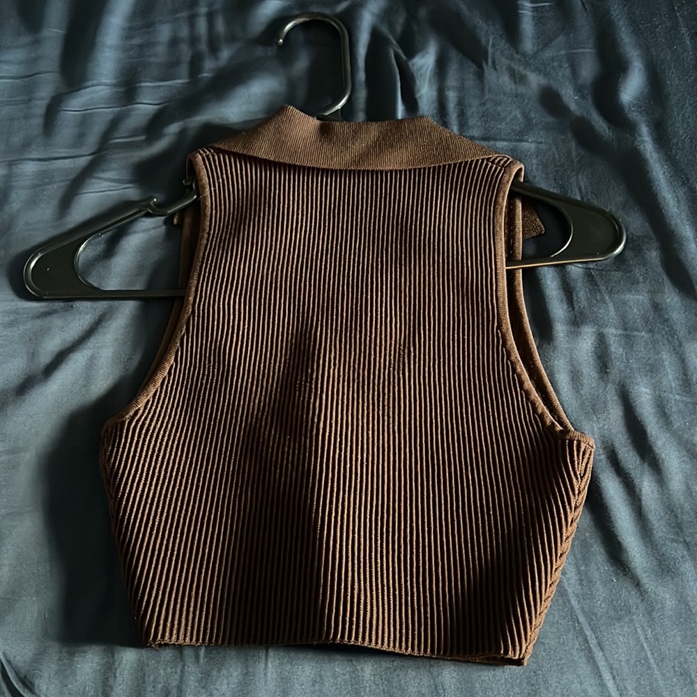 Aritzia Babaton Sculpt Knit Polo Top - Picture 11 of 11